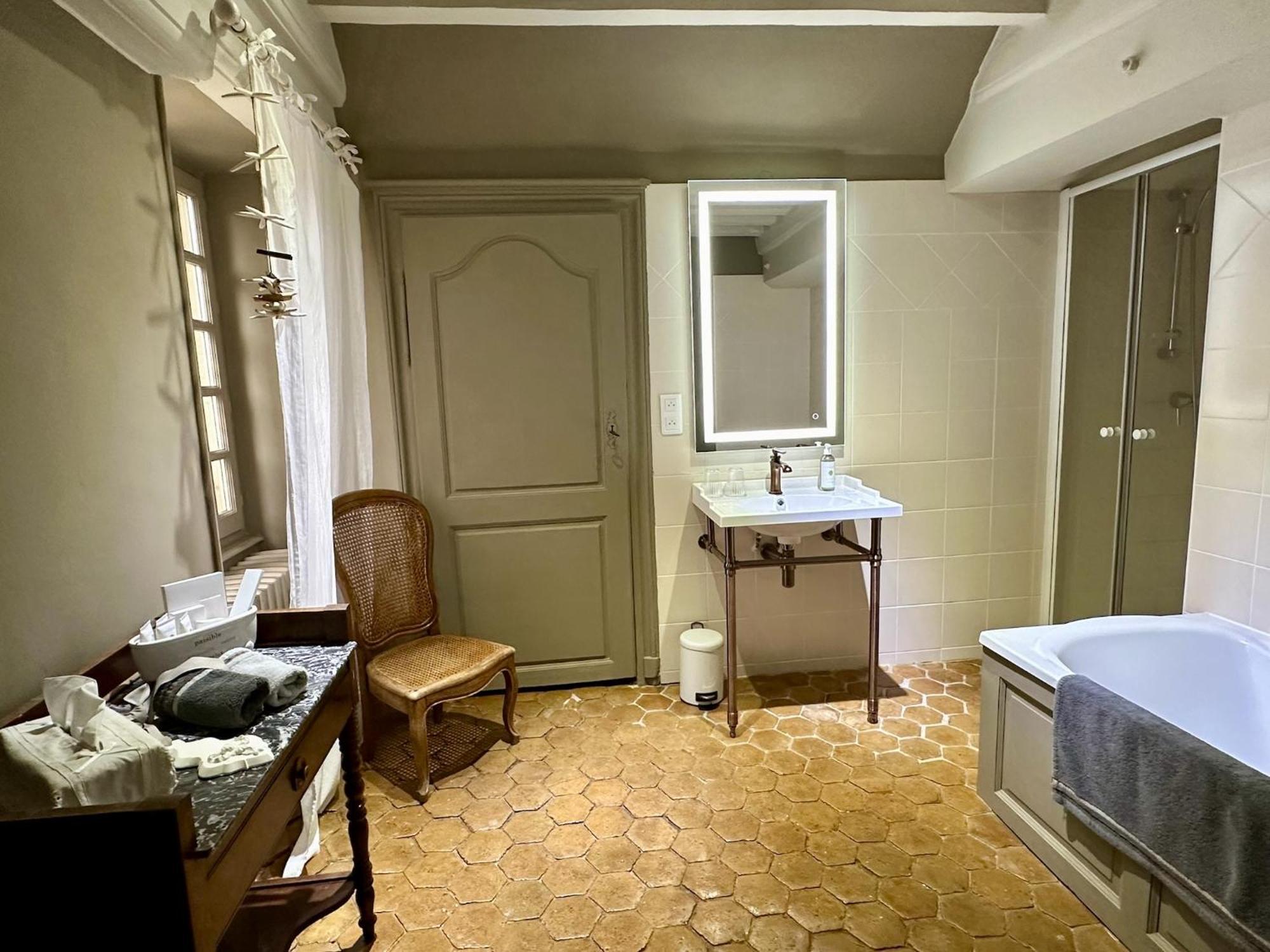 ジヴリ Cote Park Bed & Breakfast エクステリア 写真
