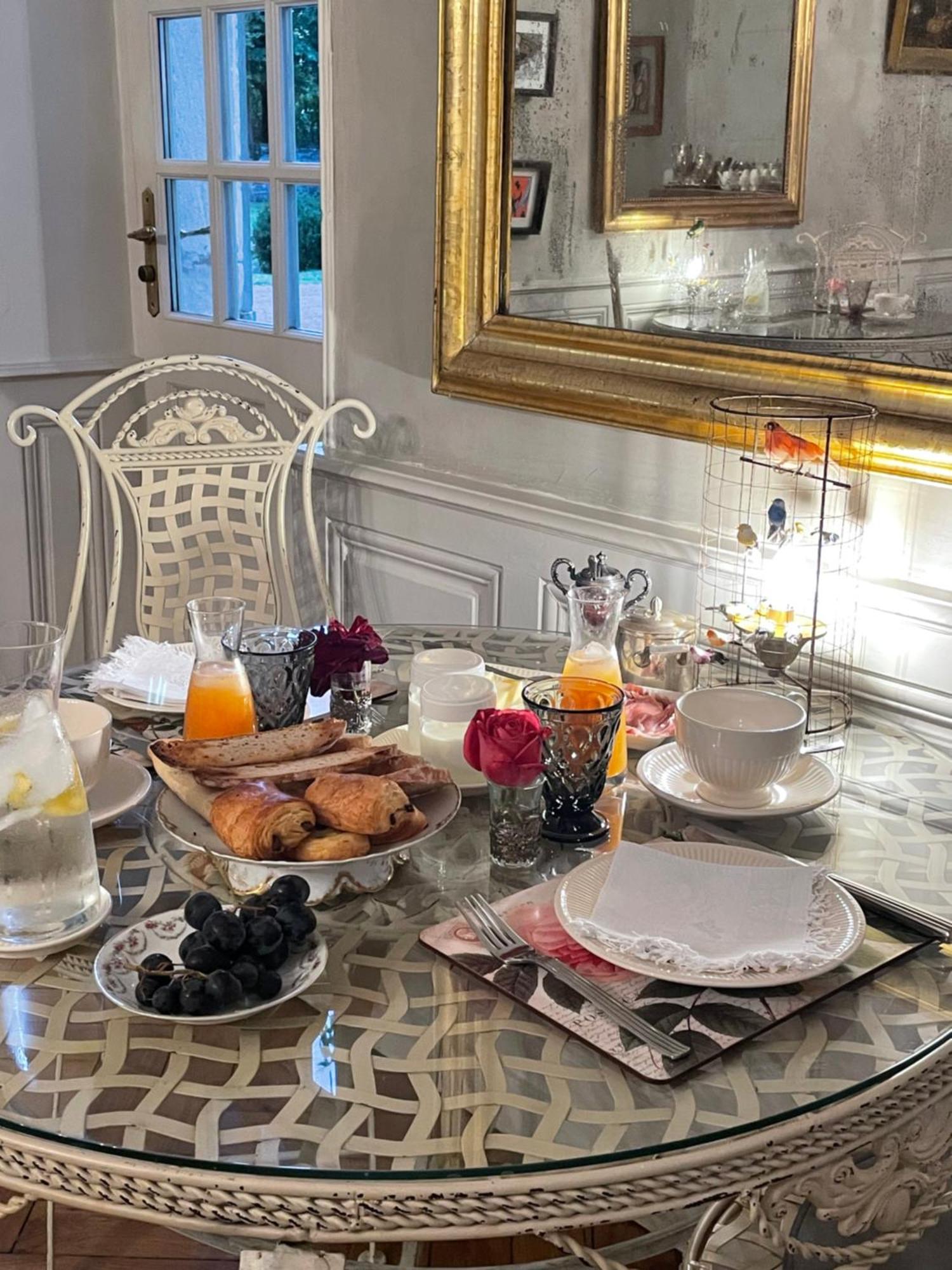 ジヴリ Cote Park Bed & Breakfast エクステリア 写真