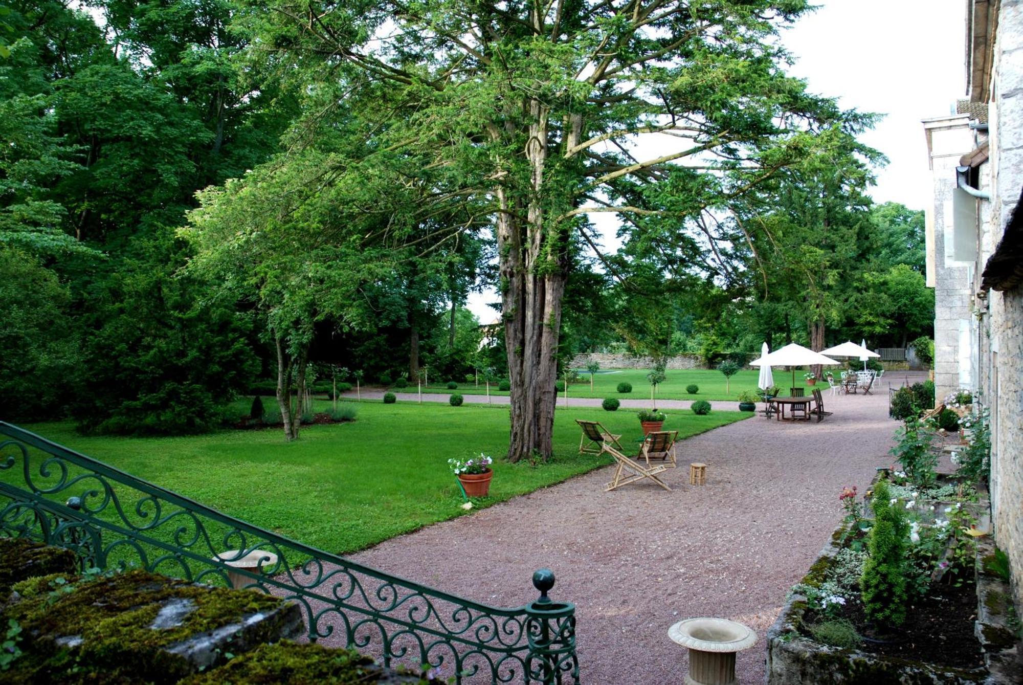 ジヴリ Cote Park Bed & Breakfast エクステリア 写真