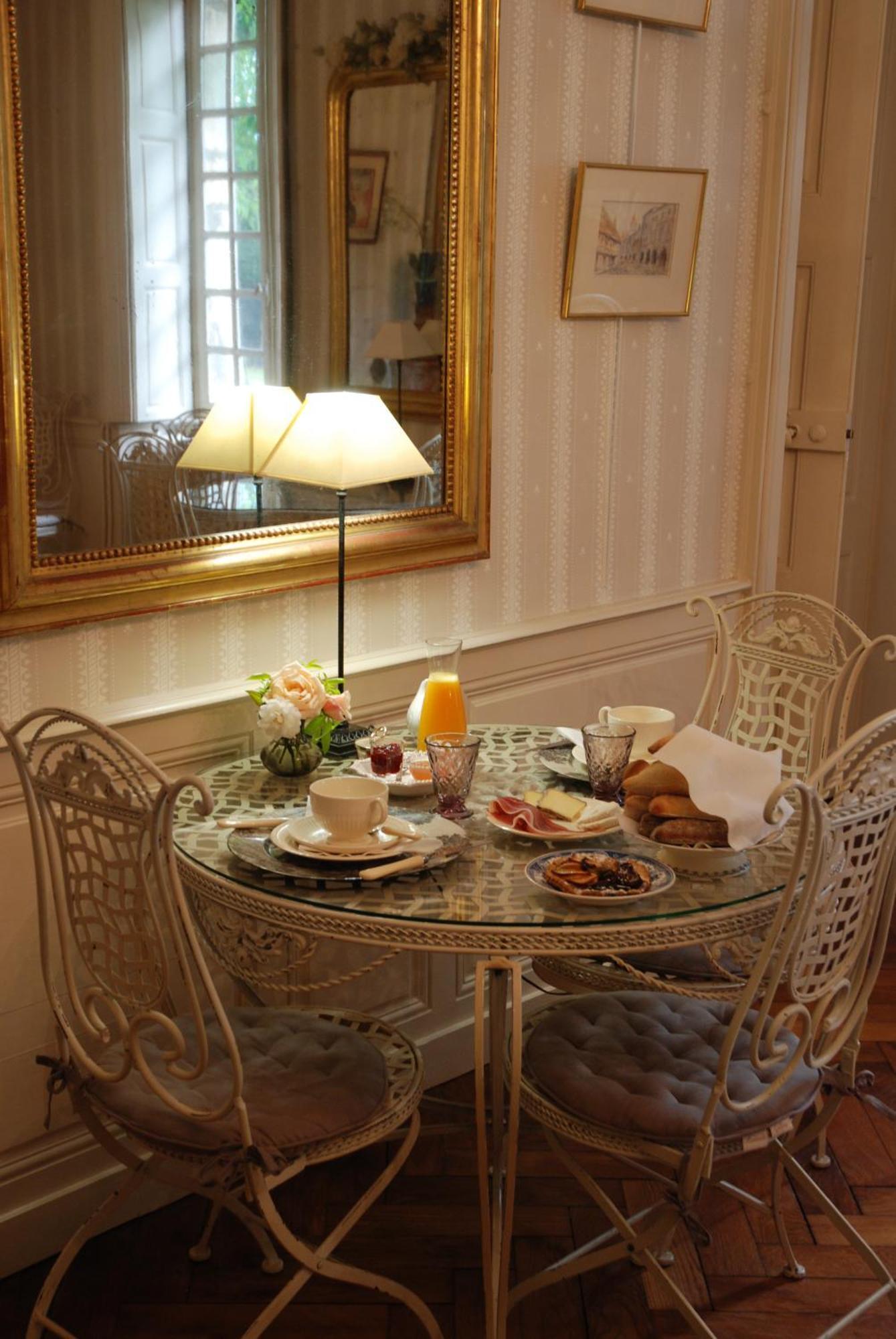 ジヴリ Cote Park Bed & Breakfast エクステリア 写真