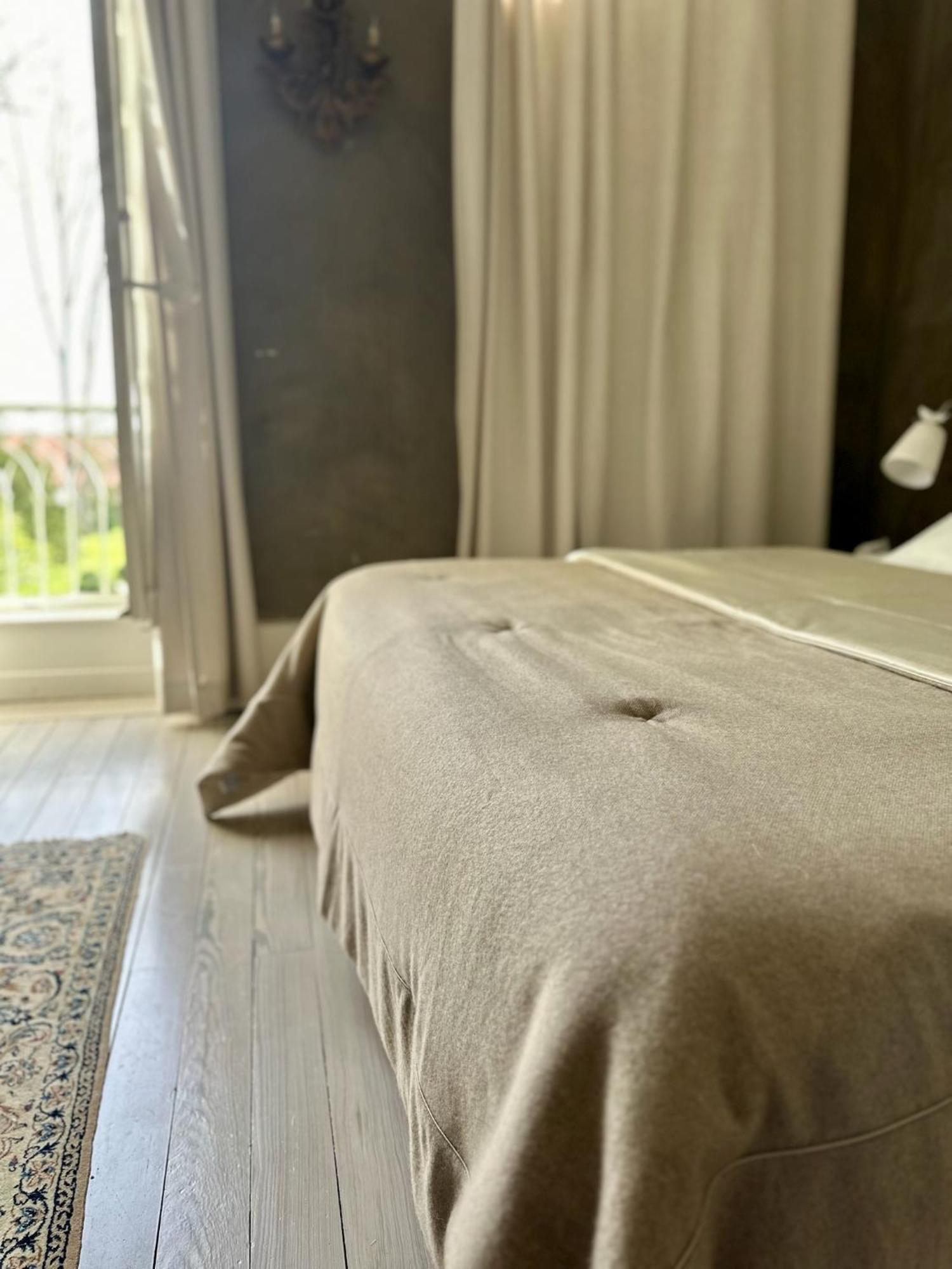ジヴリ Cote Park Bed & Breakfast エクステリア 写真